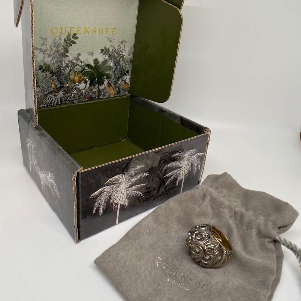 QUEENSBEE Gothic Lily Ring - Picture 2 of 6